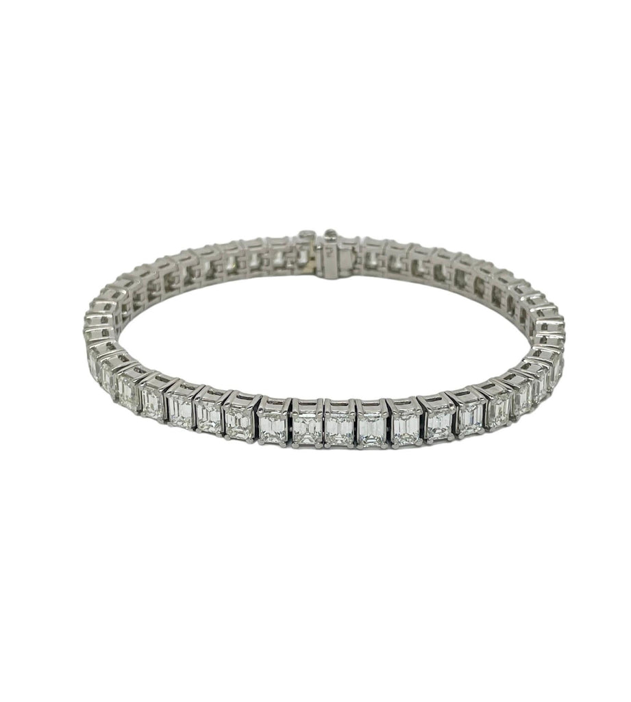 14 Carats Emerald Cut Diamond and Platinum Tennis Bracelet